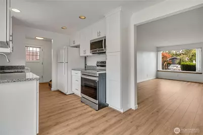 8019 36th Avenue S, Seattle, WA 98118 - Photo 15