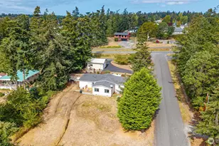 819 Gabrielson Rd, Oak Harbor, WA 98277 - Photo 3