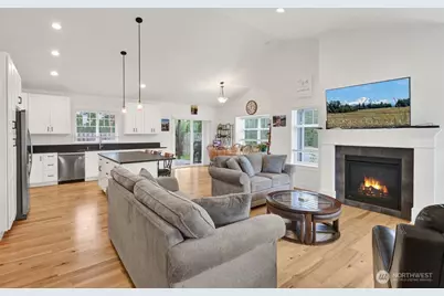 1200 W Park Street, Lynden, WA 98264 - Photo 5