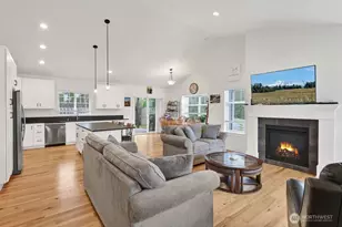 1200 W Park St, Lynden, WA 98264 - Photo 5