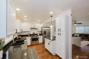5781 Gateway Ln, Bremerton, WA 98311 - Photo 13