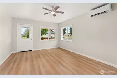860 Ludington Avenue, Raymond, WA 98577 - Photo 5