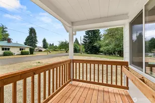860 Ludington Ave, Raymond, WA 98577 - Photo 3