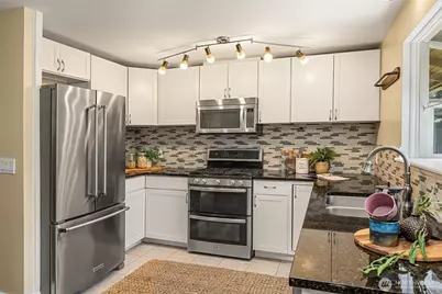 1008 Logan Road, Lynnwood, WA 98036 - Photo 5