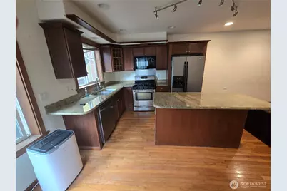 6819 Weedin Place NE, Seattle, WA 98115 - Photo 3