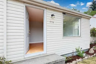 574 Bronson Way NE, Renton, WA 98056 - Photo 3