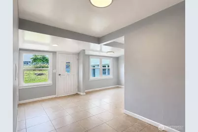 574 Bronson Way NE, Renton, WA 98056 - Photo 15