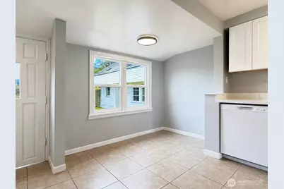 574 Bronson Way NE, Renton, WA 98056 - Photo 11