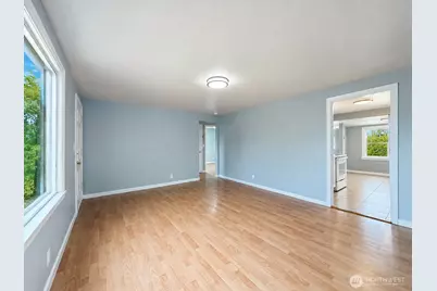 574 Bronson Way NE, Renton, WA 98056 - Photo 7