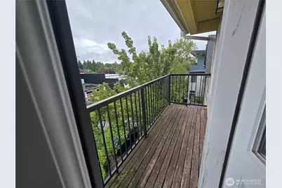 5802 Roosevelt Way NE, Seattle, WA 98105 - Photo 7