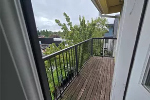 5802 Roosevelt Way NE, Seattle, WA 98105 - Photo 7