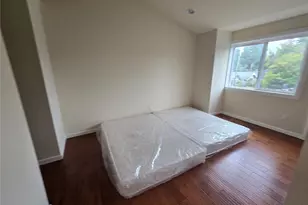 5802 Roosevelt Way NE, Seattle, WA 98105 - Photo 11