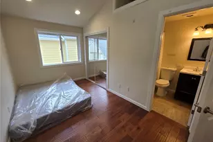 5802 Roosevelt Way NE, Seattle, WA 98105 - Photo 9