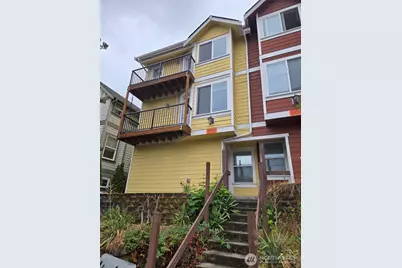5802 Roosevelt Way NE, Seattle, WA 98105 - Photo 1