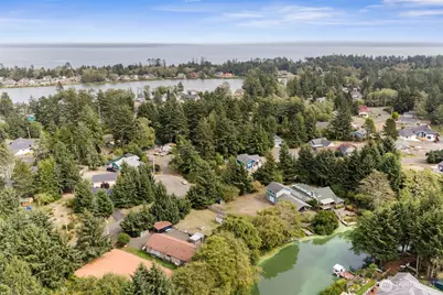711 Albion Avenue SE, Ocean Shores, WA 98569 - Photo 15