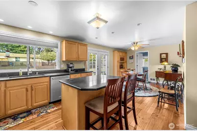 566 NW 7th Avenue, Oak Harbor, WA 98277 - Photo 13