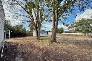 40 NW B St, College Place, WA 99324 - Photo 3