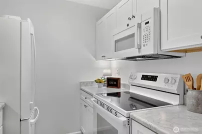 8835 166th Avenue NE #D-102, Redmond, WA 98052 - Photo 15