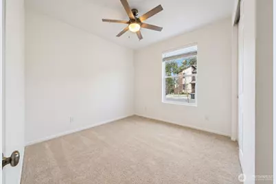 13404 Edmunds Parkway E, Bonney Lake, WA 98391 - Photo 17
