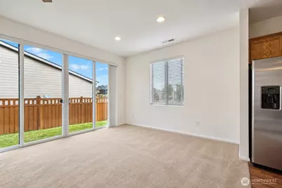 13404 Edmunds Parkway E, Bonney Lake, WA 98391 - Photo 7