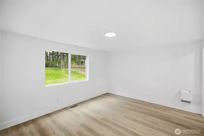4702 Waller Road E, Tacoma, WA 98443 - Photo 19