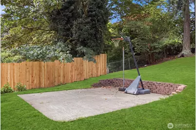 4702 Waller Road E, Tacoma, WA 98443 - Photo 31