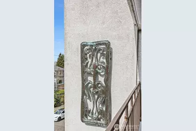 632 13th Avenue E #12, Seattle, WA 98112 - Photo 11