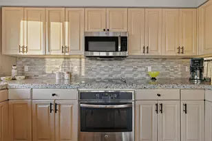 601 W Mercer Pl, Seattle, WA 98119 - Photo 15