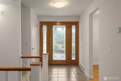 6005 121st Avenue SE, Bellevue, WA 98006 - Photo 3