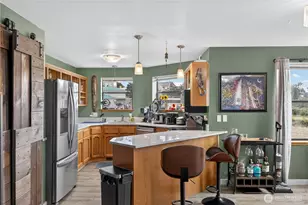 651 SE Bayshore Dr, Oak Harbor, WA 98277 - Photo 5