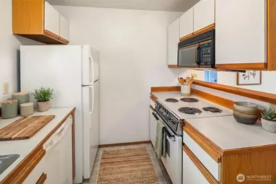 10838 E Riverside Drive #C102, Bothell, WA 98011 - Photo 17