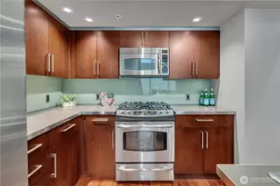 900 Lenora St, Seattle, WA 98121 - Photo 13