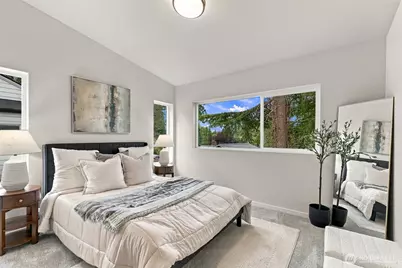 10514 Ninth Avenue NE, Seattle, WA 98125 - Photo 9
