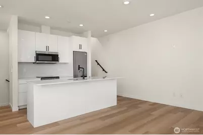 8316 Mary Avenue NW #B, Seattle, WA 98117 - Photo 5