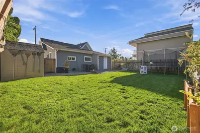 311 2nd Avenue NE, Puyallup, WA 98372 - Photo 3