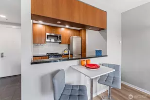 2721 1st Ave, Seattle, WA 98121 - Photo 11