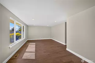 1550 NE 8th Ave, Oak Harbor, WA 98277 - Photo 3