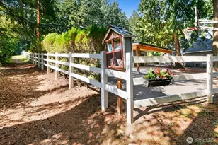 13605 NE 48th Pl, Bellevue, WA 98005 - Photo 31