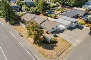 2104 SE 7th St, Puyallup, WA 98372 - Photo 3