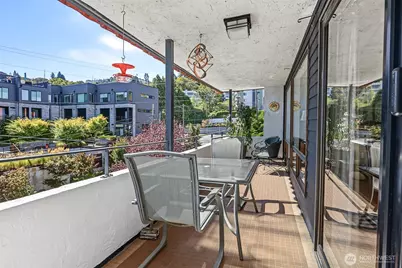610 Wheeler Street #404, Seattle, WA 98109 - Photo 11