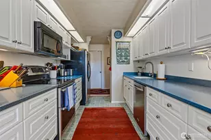 610 Wheeler St, Seattle, WA 98109 - Photo 15