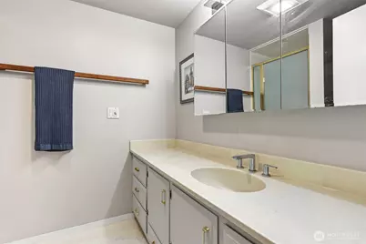 610 Wheeler Street #404, Seattle, WA 98109 - Photo 29