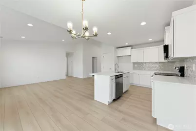 321 N Lessor Loop, Moses Lake, WA 98837 - Photo 5