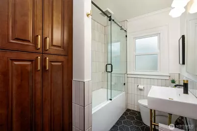 1011 NE 103rd Street, Seattle, WA 98125 - Photo 17