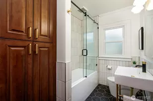 1011 NE 103rd St, Seattle, WA 98125 - Photo 17