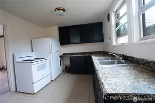 4210 S Holly St, Seattle, WA 98118 - Photo 7