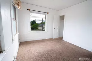 4210 S Holly St, Seattle, WA 98118 - Photo 13