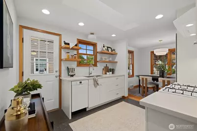 7723 33rd Ave NE, Seattle, WA 98115 - Photo 9