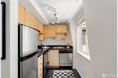 425 Vine St #721, Seattle, WA 98121 - Photo 11