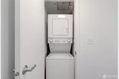 425 Vine St #721, Seattle, WA 98121 - Photo 9